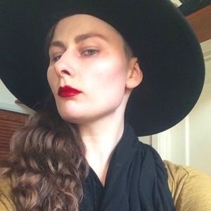 Meet your Posher, Cassie